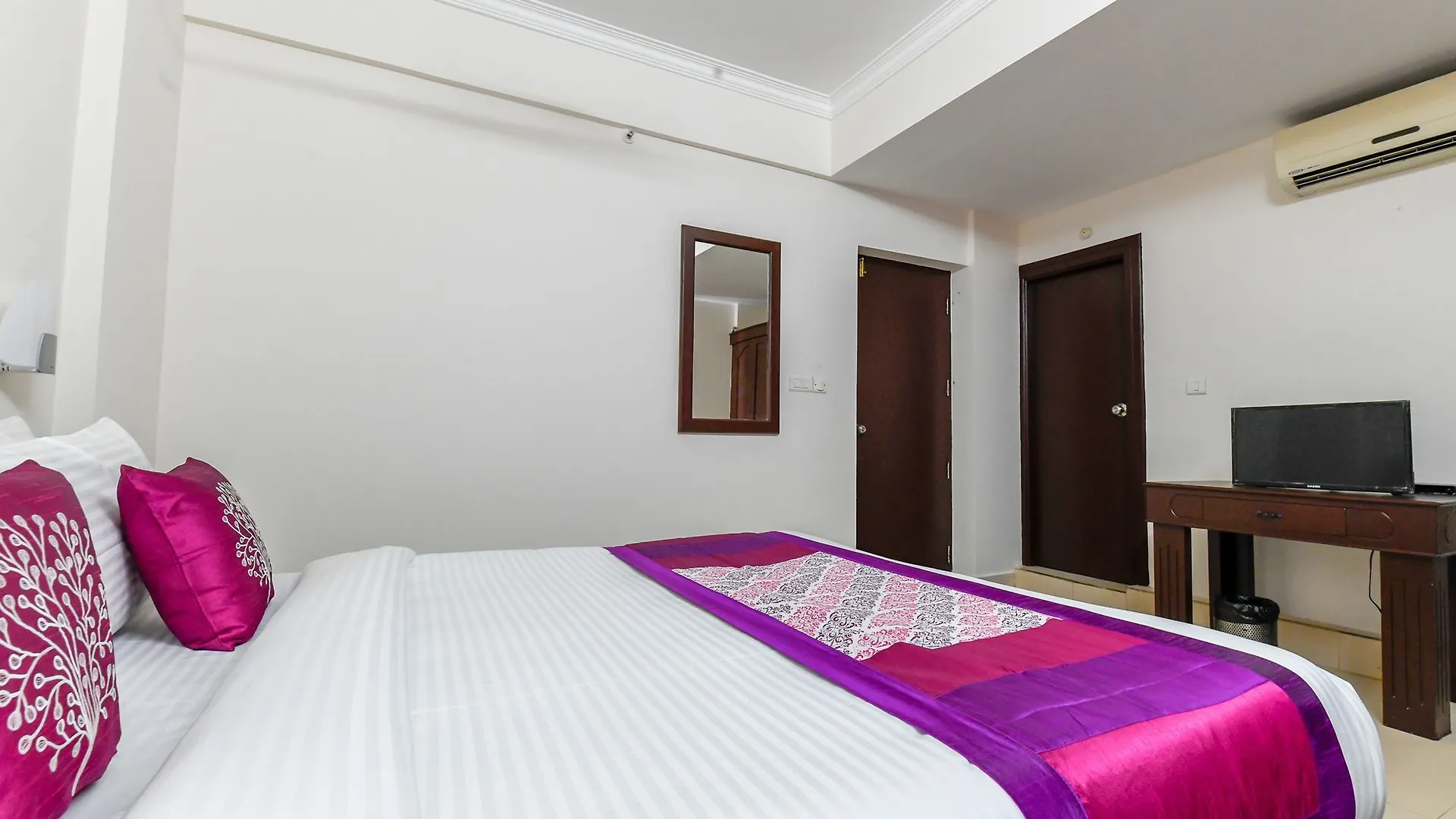 Oyo 11309 Hotel Green Land Residency Kochi 2*,