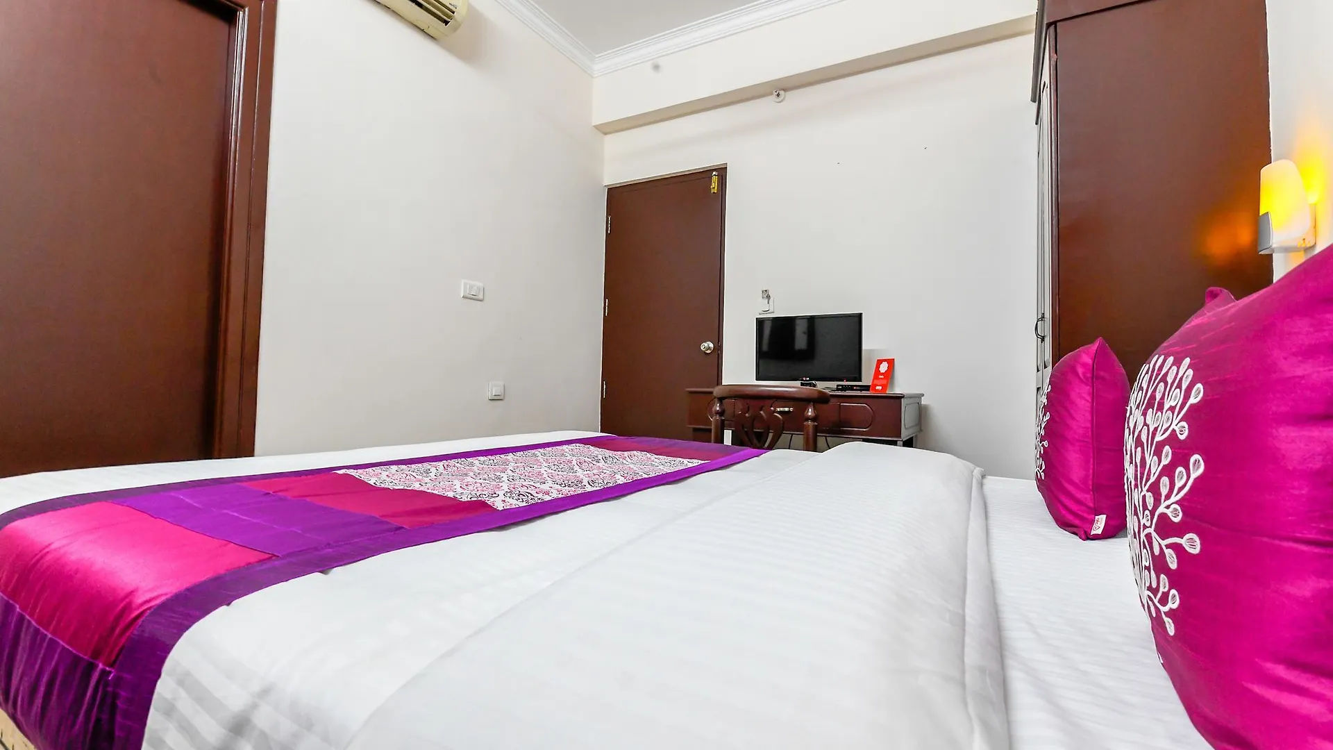 Oyo 11309 Hotel Green Land Residency Kochi 인도